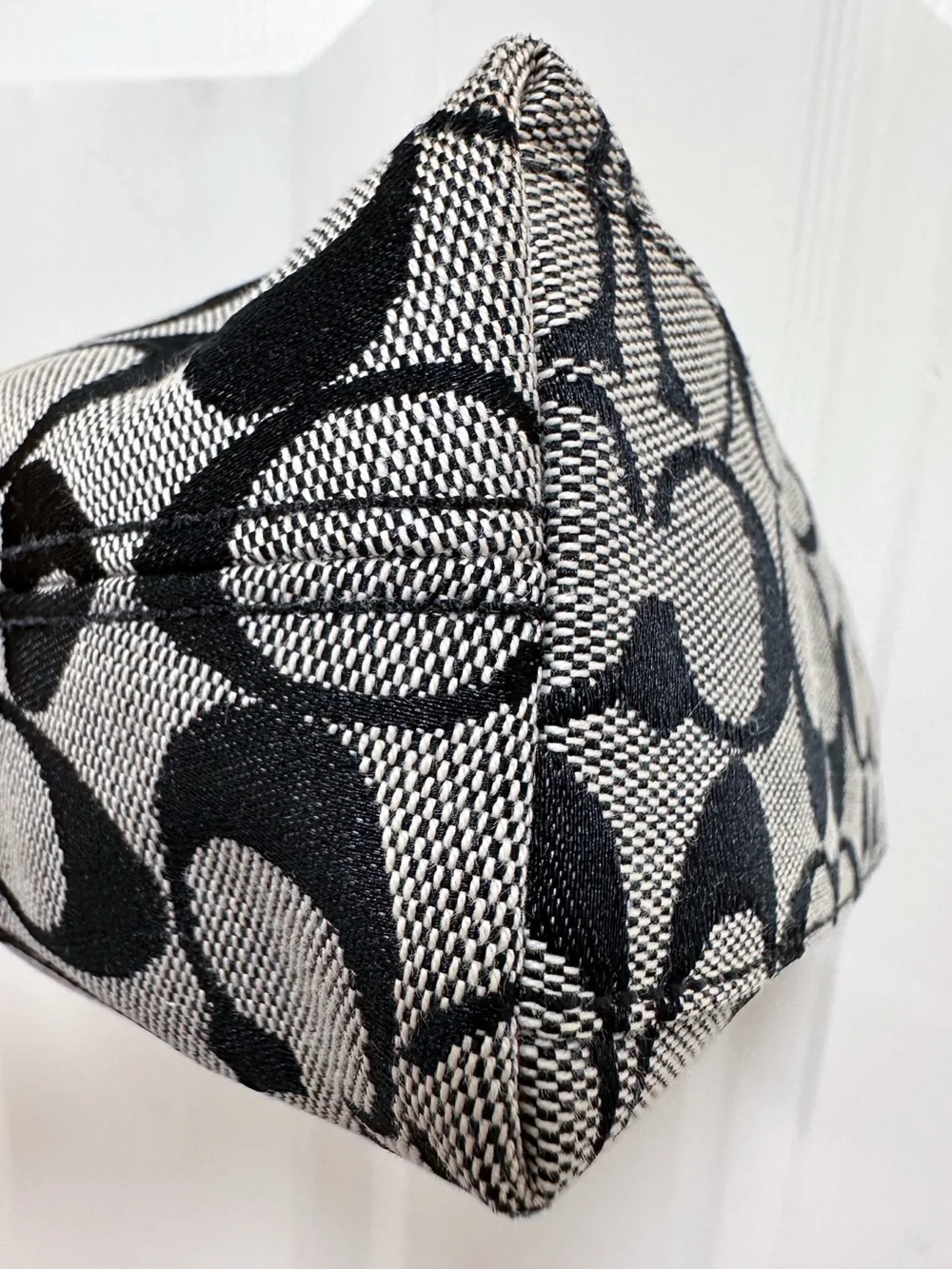 Coach Hamptons Baguette Shoulder Bag Black & Grey Signature Jacquard Canvas Y2K